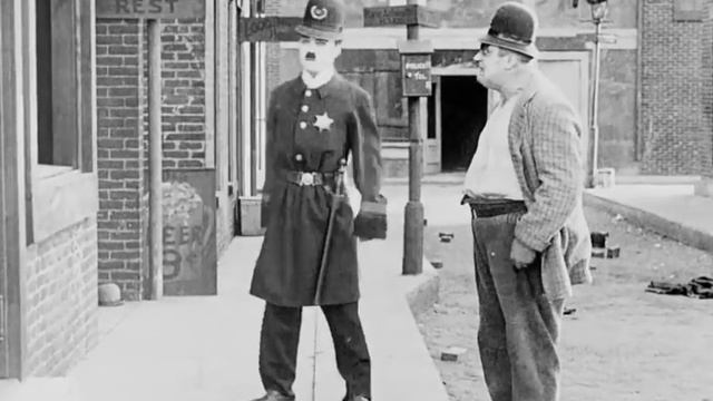 Charlie Chaplin Easy Street Funny Scene | Edna Purviance, Eric Campbell | Happy Monks