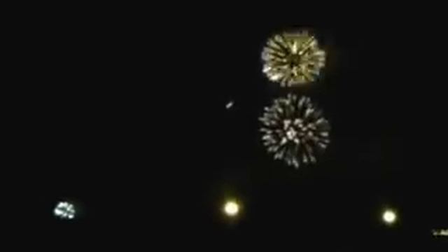 Салют в честь Дня Победы.Омск,9 05 2013. смотреть онлайн