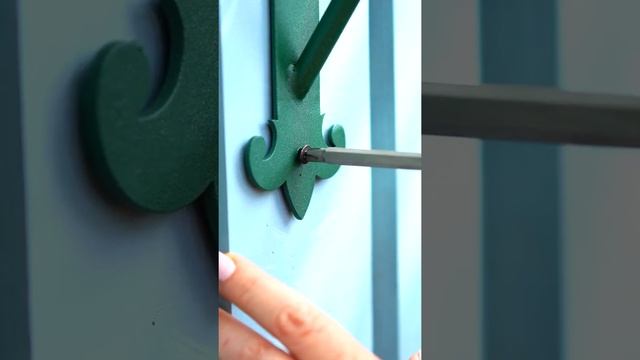 Настенный металлический кронштейн для подвесных кашпо Бабочка 201-035Gr  ХИТСАД