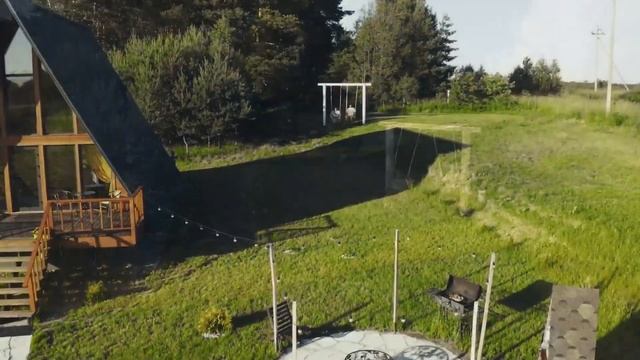 Треугольный дом Koko_House с высоты птичьего полета, Беларусь смотреть онлайн