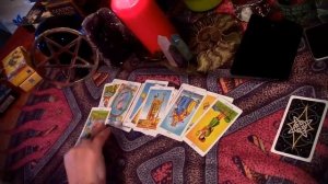 ГДЕ ОН ПРЯМО СЕЙЧАС С КЕМ ОН ЧТО ОН ДЕЛАЕТ гадание карты таро онлайн на любовь
