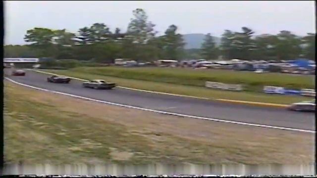 C4 ZR-1 at Lime Rock IMSA Supercar Series with Wet Vette Intro смотреть онлайн