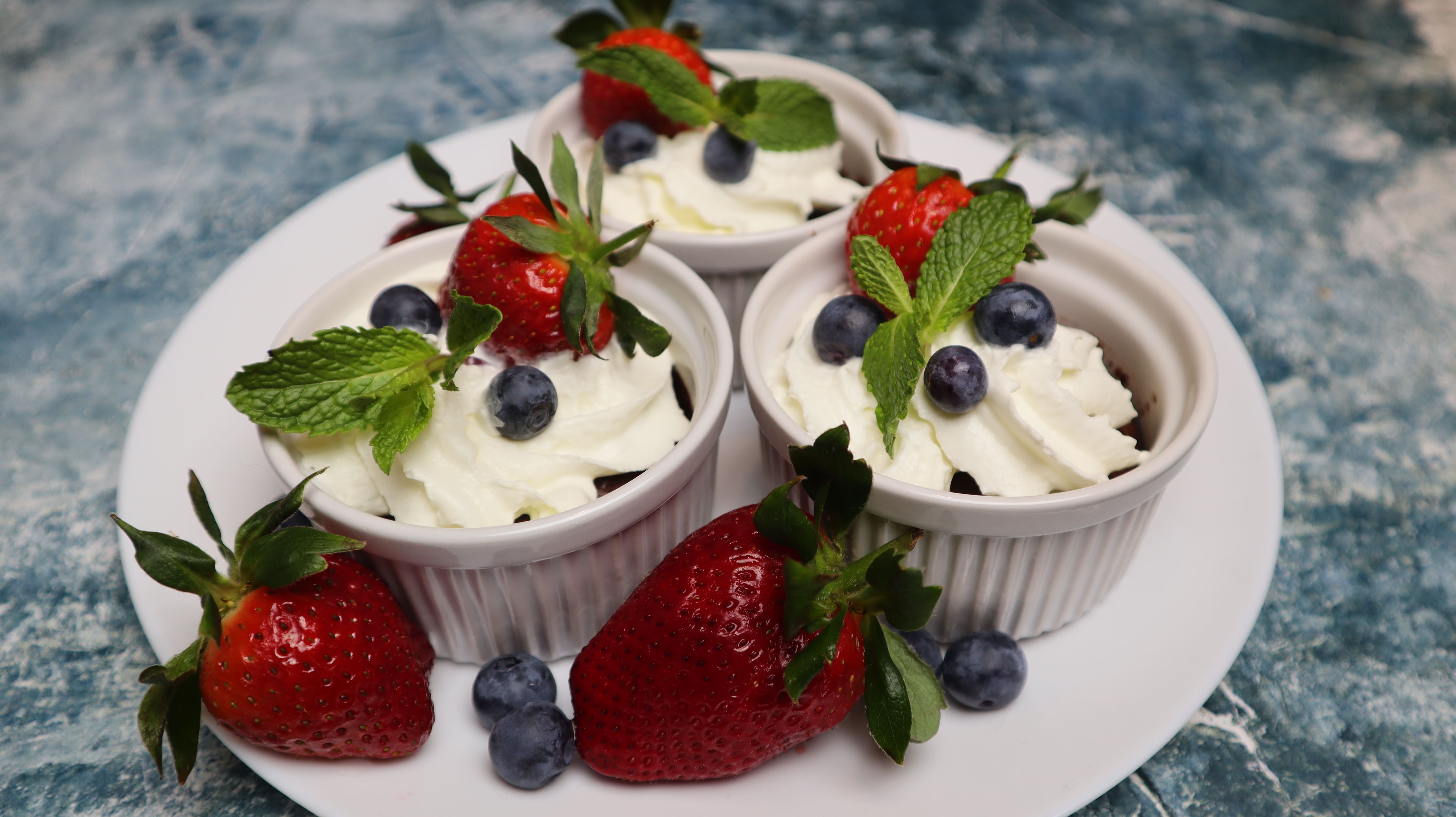 Рецепт - Шоколадный фондан/Вкусный десерт смотреть онлайн