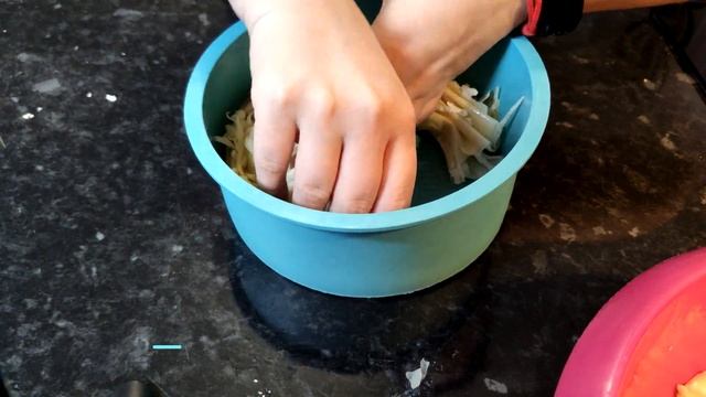 Пироги с морковью и кориандром