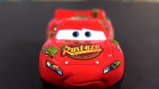 2013 Cars Cactus Lightning McQueen New Mattel Die-Cast Disney Pixar World Grand Prix