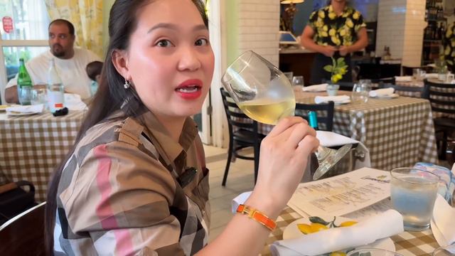Vlog 2386 ll CÙNG CẢ NHÀ ĐI ĂN ĐỒ Ý- CON TRAI Ý ĐẸP QUÁ TA- MÌ Ý BÁNH XE PHÔ MAI смотреть онлайн