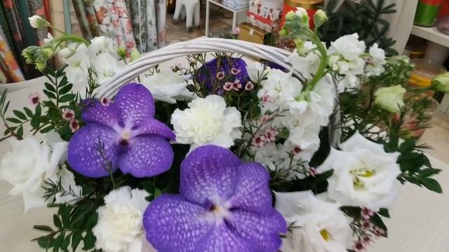 Будни ФЛОРИСТА : Композиции , корзины и наши кашпо!) смотреть онлайн