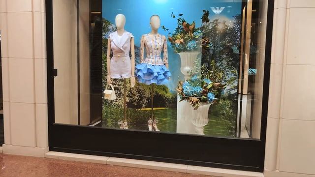 Центр Болоньи и люксовая галерея опустели. ИТАЛИЯ. Болонья прогулка по городу. #153