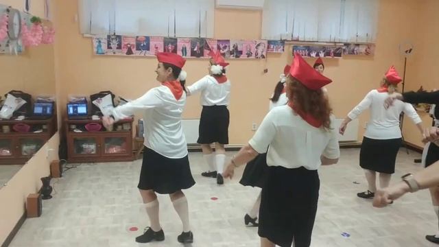 Пионерский танец к-в "Азиза". сеньорский состав. смотреть онлайн