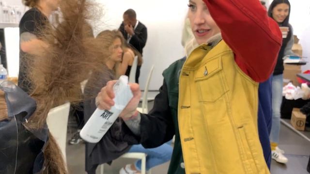 Tutorial: How To Manipulate Hair To Look and Work Like Fabric смотреть онлайн