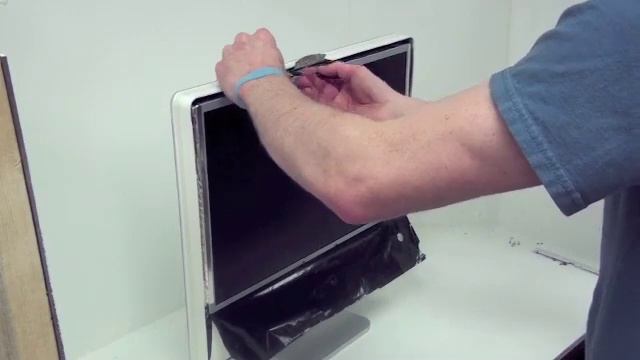 iMac G5 Repair - LCD Display Removal смотреть онлайн