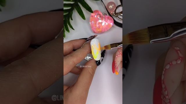 ЦВЕТНЫЕ ЛИНИИ ПАУТИНКОЙ #маникюр #гельлак #дизайнногтей #идеиманикюра #ногти #паутинка смотреть онлайн