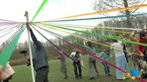 Весенний хоровод с лентами