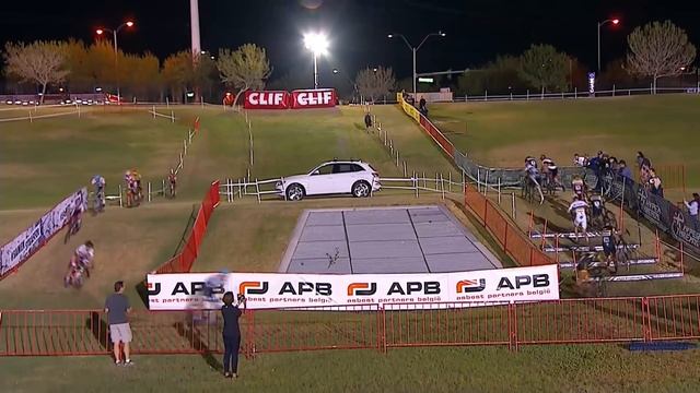 Elite Men’s / 2016-17 Telenet UCI Cyclo-cross World Cup – CrossVegas (USA) смотреть онлайн