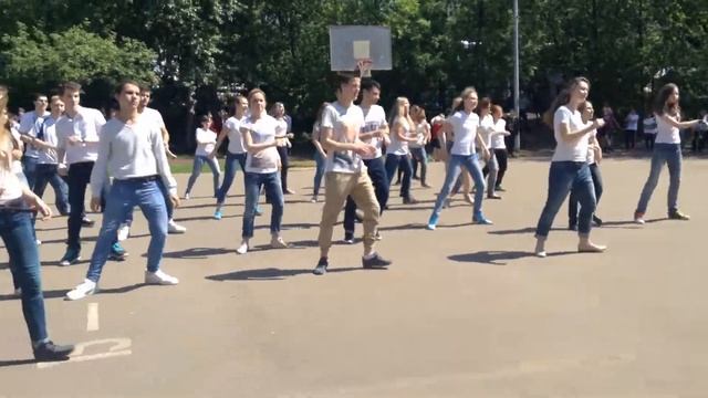 Флешмоб 11 классов. 2015. смотреть онлайн