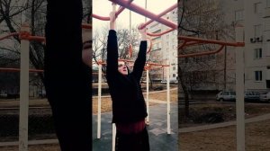 Базовые подтягивания средним(молотковым)хватом.Будет много позновательного контента.Подписывайтесь.