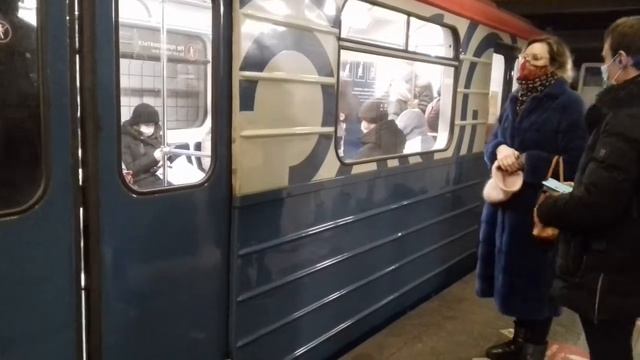 81-717.5М/714.5М "Брендированный Номерной" на Станции " Водный Стадион". смотреть онлайн