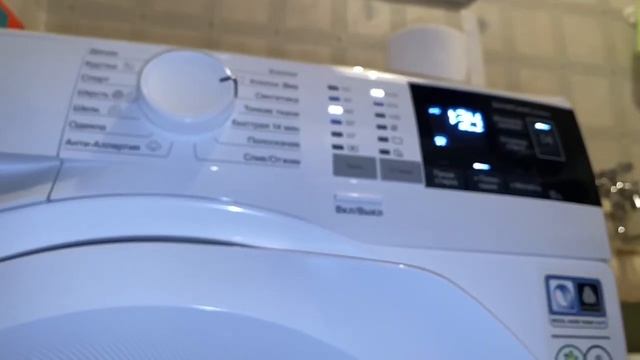 Стирка цветного/Electrolux EW6F4R08WU/Процесс стирки/Синтетика 40,1000 смотреть онлайн
