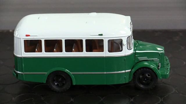 Масштабные модели автобусов  КАВЗ-651 