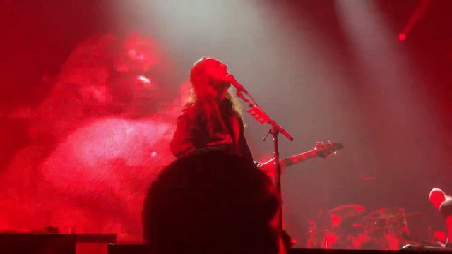 Daron Malakian singing Lets Get Phsyical - System of a Down San Diego 10.17.18 смотреть онлайн