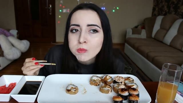СУШИ РОЛЛЫ MUKBANG eating show Ayka Emilly смотреть онлайн