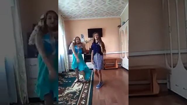 Танцы девочки смотреть онлайн