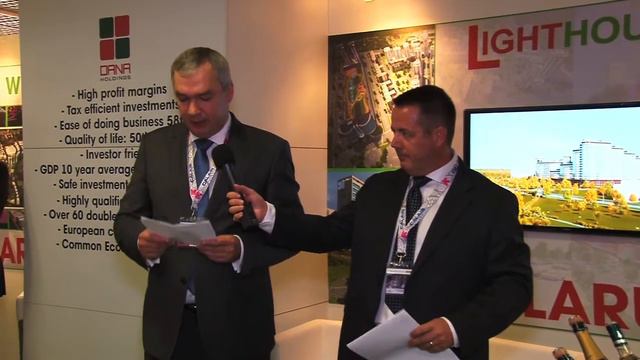 Pavel Latushko at Zomex Investment/Dana Holdings stand at MAPIC 2013 смотреть онлайн