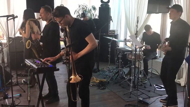 Dizzy Dutch Duck (2 мая 2017) смотреть онлайн