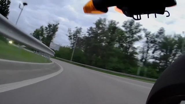 На спортбайке не догонят. Насыпаем угля.. смотреть онлайн