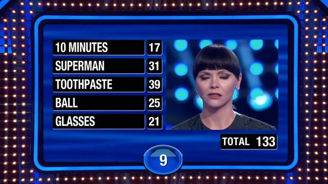 'Yellowjackets' Stars Christina Ricci And Warren Kole Play Fast Money - Celebrity Family Feud
