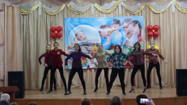 Танец 11 класса. смотреть онлайн