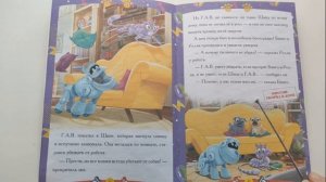 Дружные мопсы : Когда хозяина нет дома .