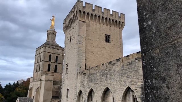 Roof View from Palais des Papes смотреть онлайн