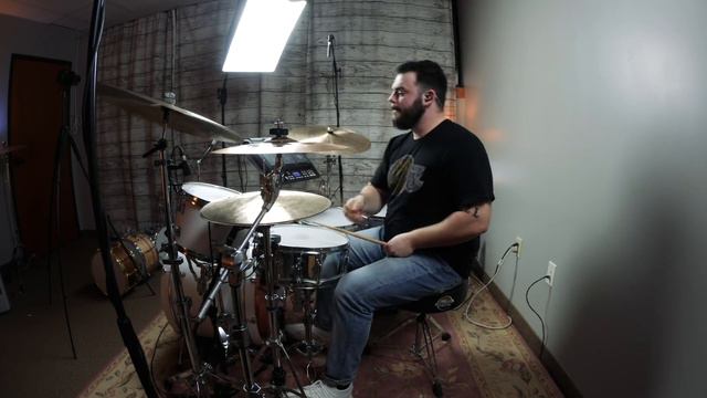 Queen - Somebody To Love - Drum Cover смотреть онлайн