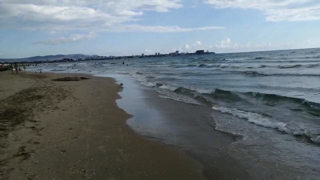 Пляж и море в районе Джемете смотреть онлайн