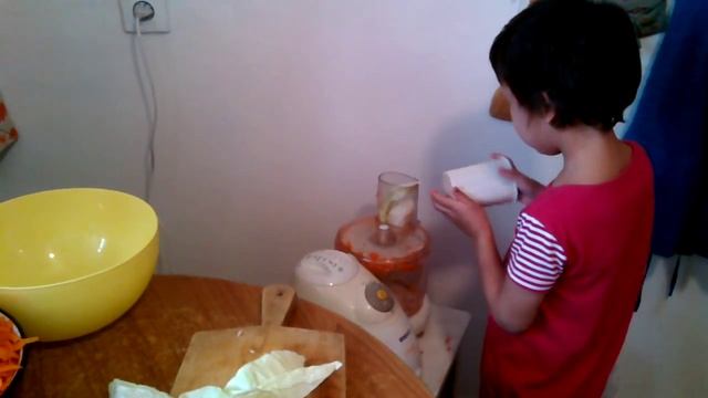 режет капусту смотреть онлайн