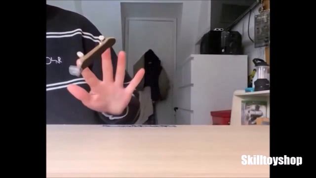 Супергаджет на фингерборд для стильной катки / Supergadget on the fingerboard смотреть онлайн