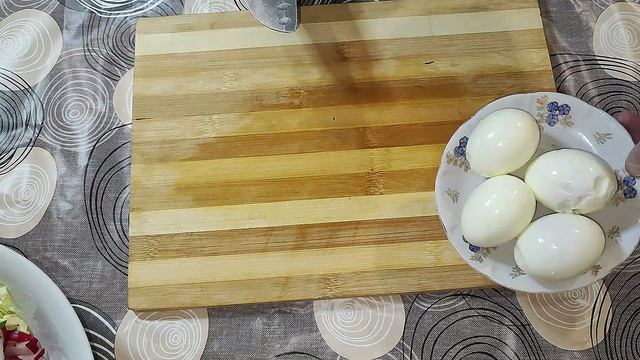 Вкусный Салат с Редиской и Щавелем смотреть онлайн