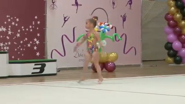 Первенство групп по художественной гимнастике "Осенний вальс" смотреть онлайн