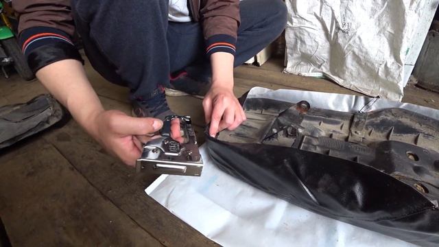 Как перетянуть сиденье на мопеде, альфа, венто, рейсер смотреть онлайн