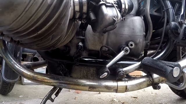 1974 BMW R75/6 Airhead Motorcycle Oil Pressure Switch Replacement - 15 Second Swap смотреть онлайн