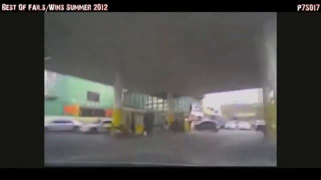 Машина въехала в магазин смотреть онлайн