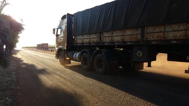 Volvo Amarelo do Bruno saindo na moral!! {HD} смотреть онлайн