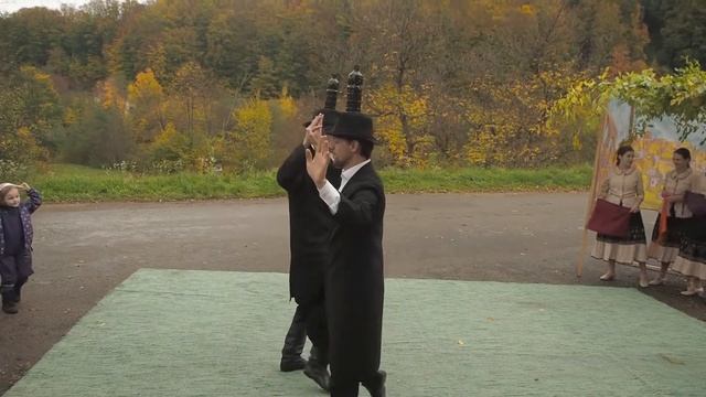Танец: Лехайм / Dance: Lechaim (לחיים) - Танец с бутылками 09/10/22 смотреть онлайн