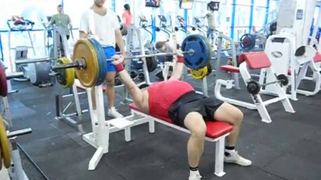 30. 01. 2021г. Жим лёжа 135 кг на 2 раза. 59 лет. смотреть онлайн