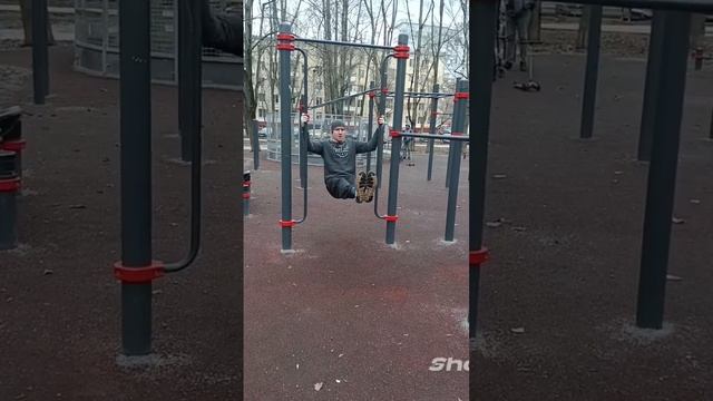 вертикальные подтягивание+уголок #calisthenics #fitness #workout #pullups #music смотреть онлайн