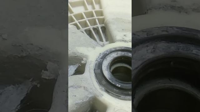 Как правильно закрепить сальник на бак стиральной машины LG смотреть онлайн