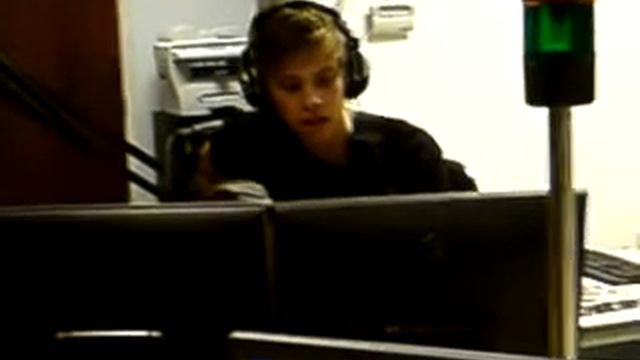 Peter Huisman uit Rouveen in Met de Muziek Mee op Vechtdal FM смотреть онлайн