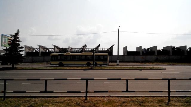 Заброшенные стройки на центральном рынке города Горишни Плавни смотреть онлайн