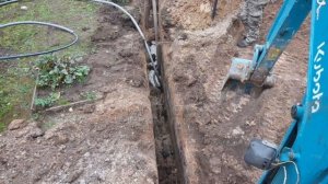 Траншея под водопровод